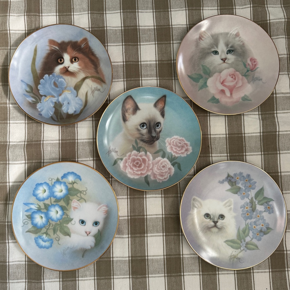Vintage Set of 5 “Petals And Purrs”  Plates By Bob Harrison Hamilton Collection